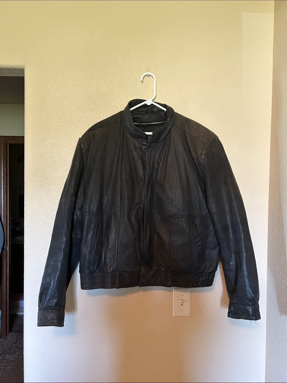 Vintage Reed Sportswear Black Genuine Leather Bomber Jacket Men’s R46